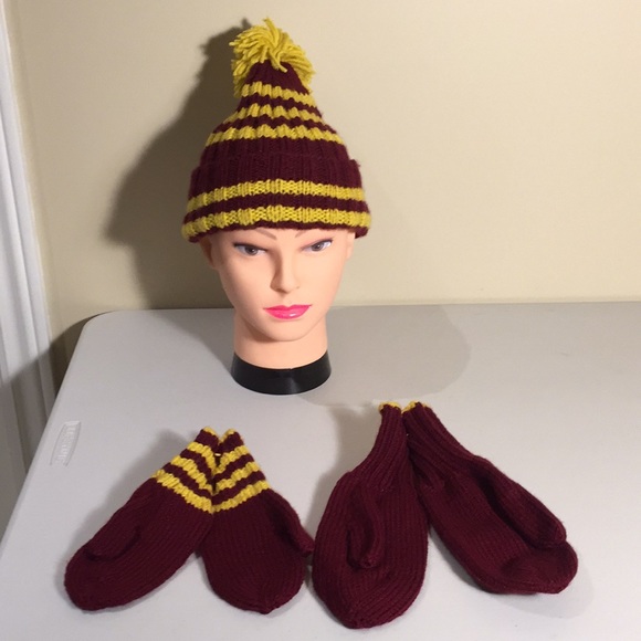 Hand Knit Child’s Winter Hat & 2 Pairs Mittens - Picture 10 of 12